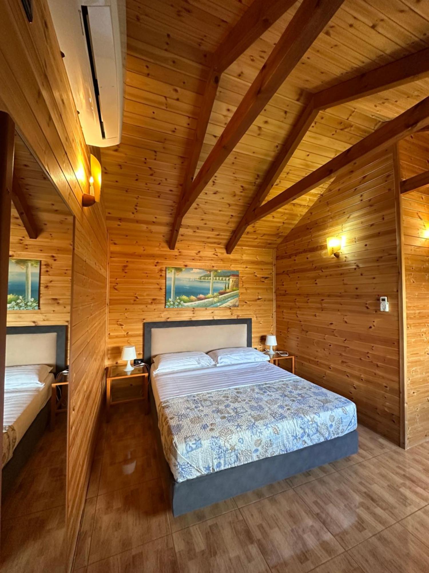 Villa The Mussel House Ksamil Esterno foto